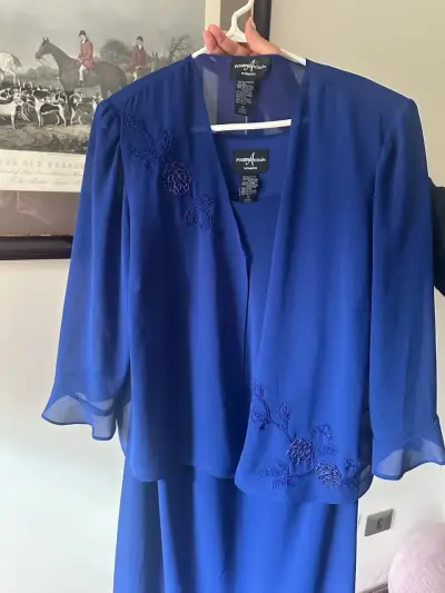Vestido azul con chaqueta bordada - miniatura 1