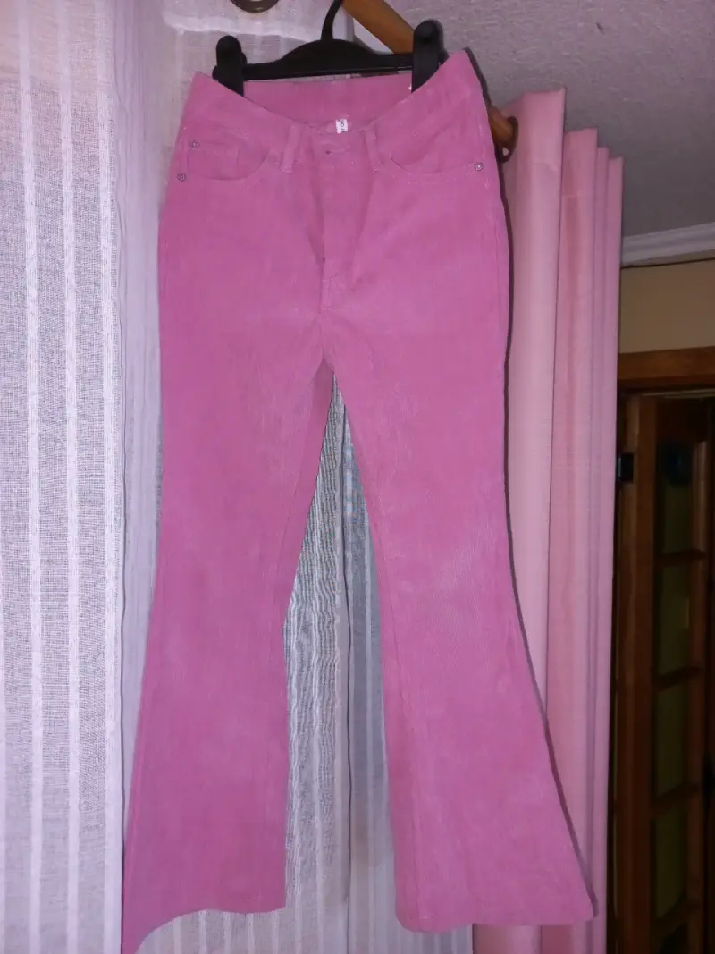 Polerón rosa con diseño de corazón - 6