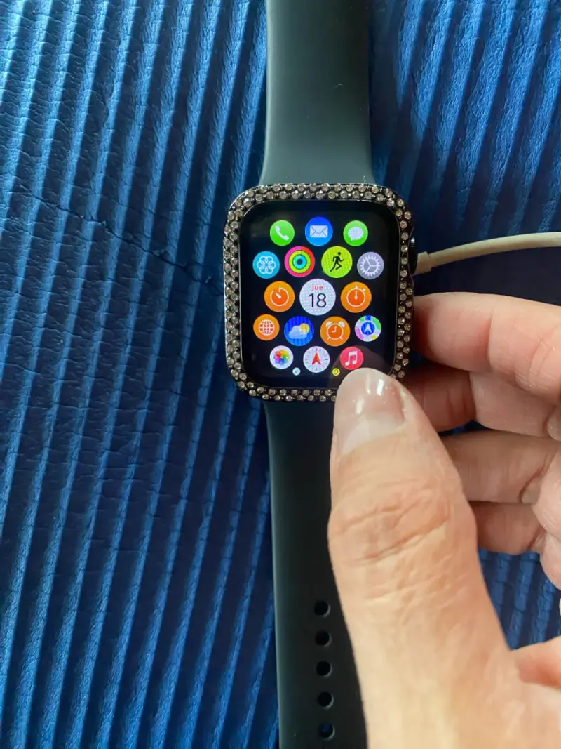 Smartwatch negro con pantalla - 11