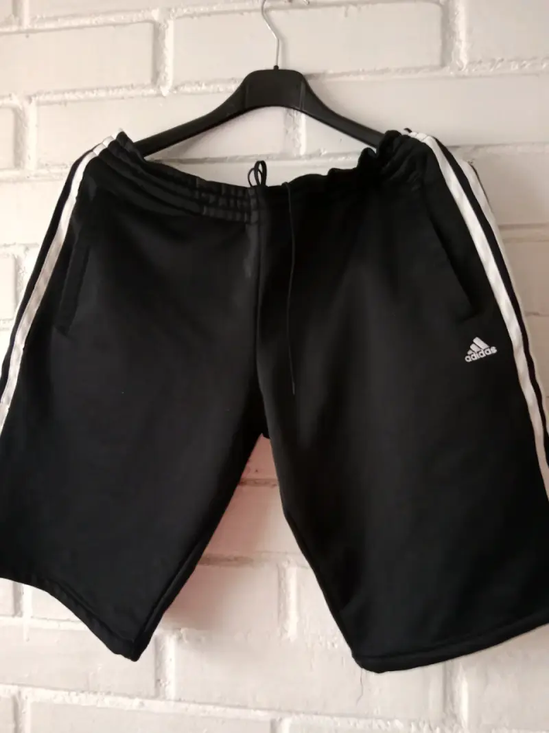 Lote de ropa deportiva variada - 3