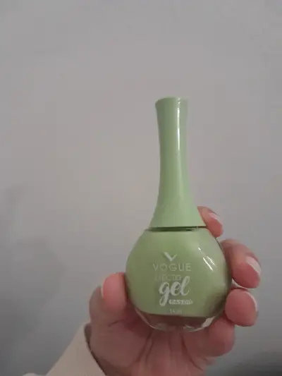 Esmalte de uñas verde Vogue - miniatura 1