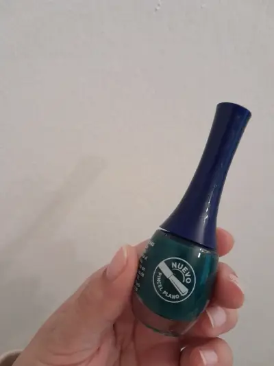 Esmalte de uñas verde Vogue - miniatura 3