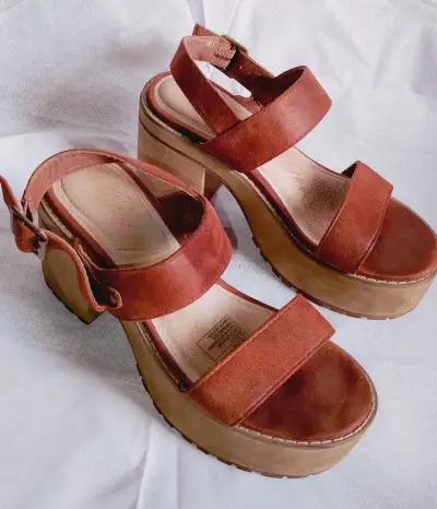 Tacones bicolor elegantes - miniatura 5