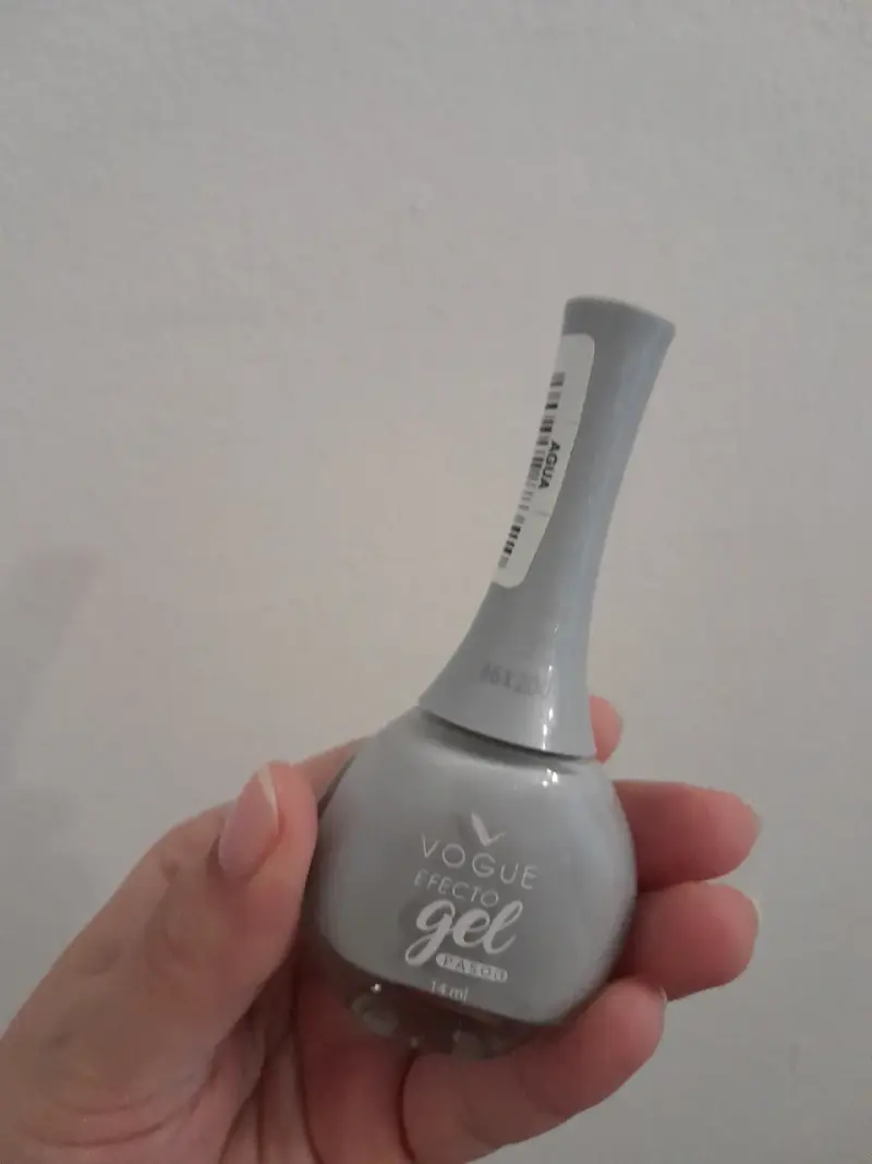 Esmalte con efecto gel gris - 1