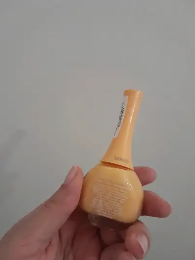 Esmalte de uñas gel amarillo - miniatura 3
