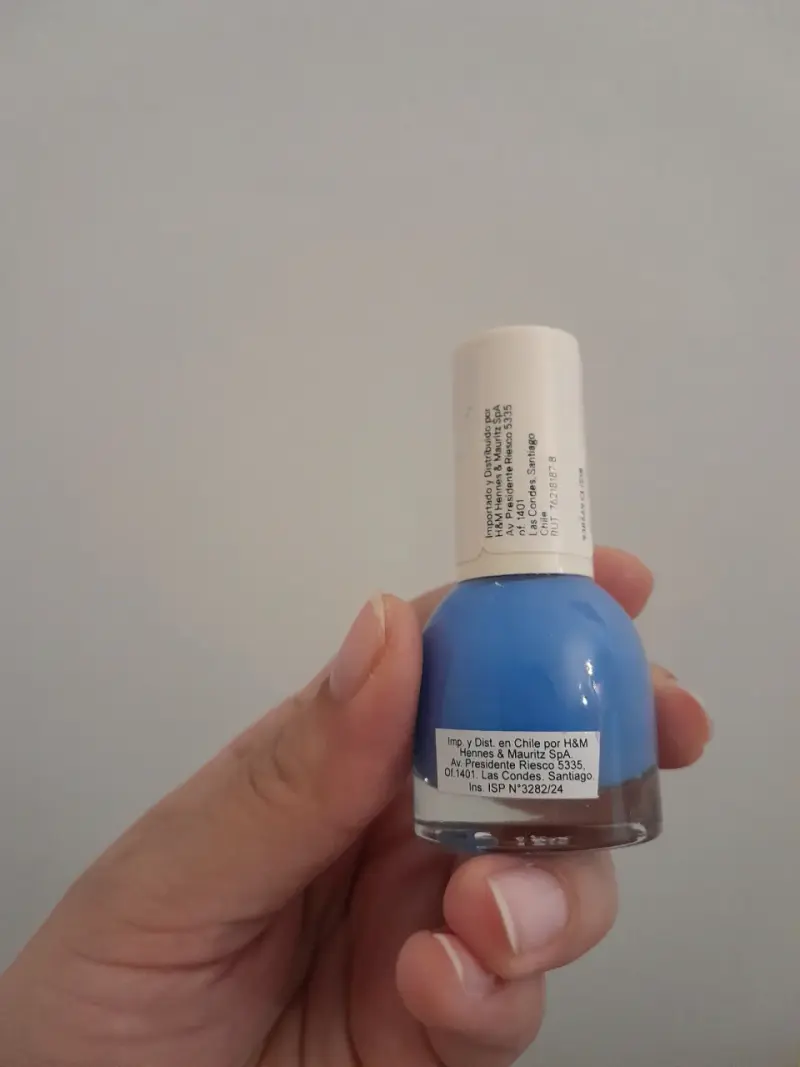 Esmalte de uñas azul - 2