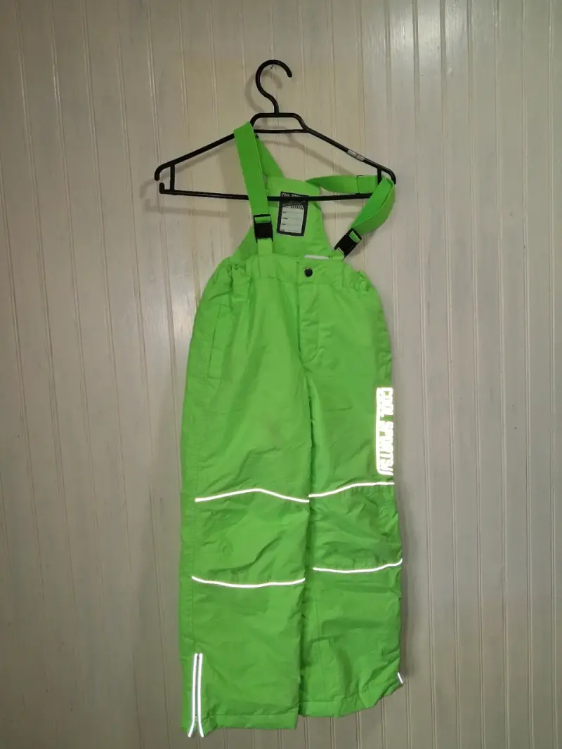 Pantalones verdes anchos - 4