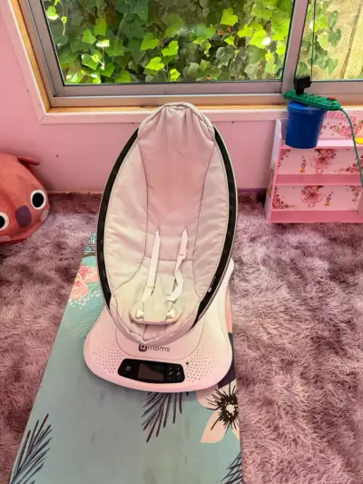 Silla mecedora para bebé 4moms - miniatura 1