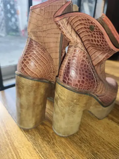 Botines de cuero con plataforma de madera - miniatura 2