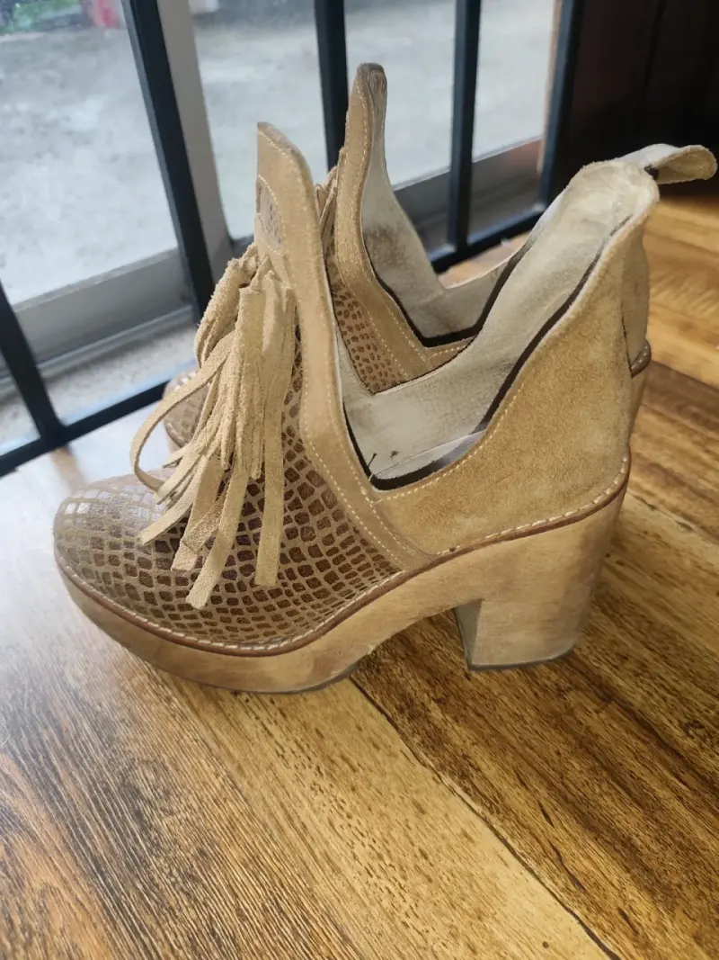 Botines de gamuza con flecos - 2