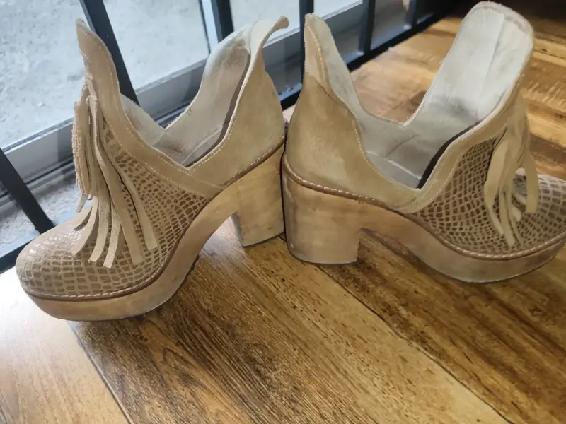Botines de gamuza con flecos - 3