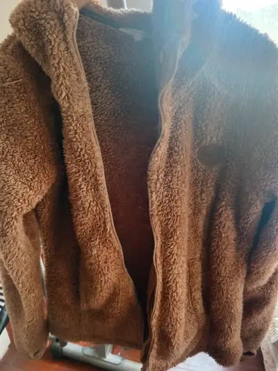 Chaqueta de lana beige con capucha - miniatura 2