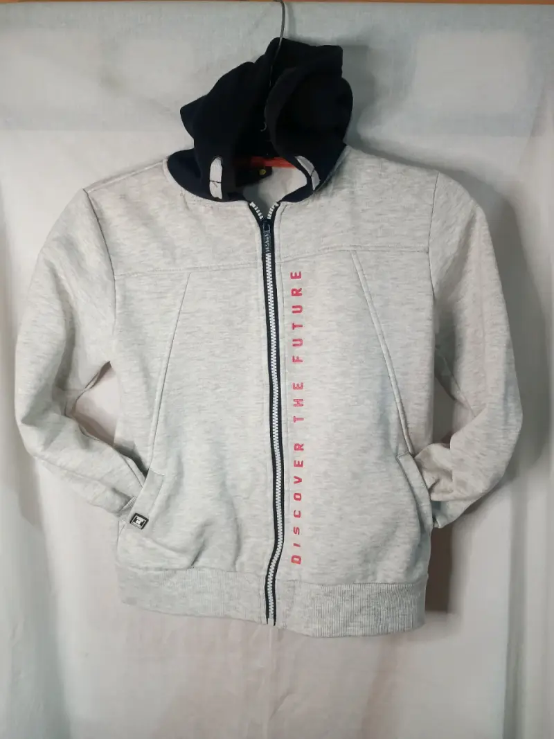 Chaqueta acolchada gris con capucha - 2