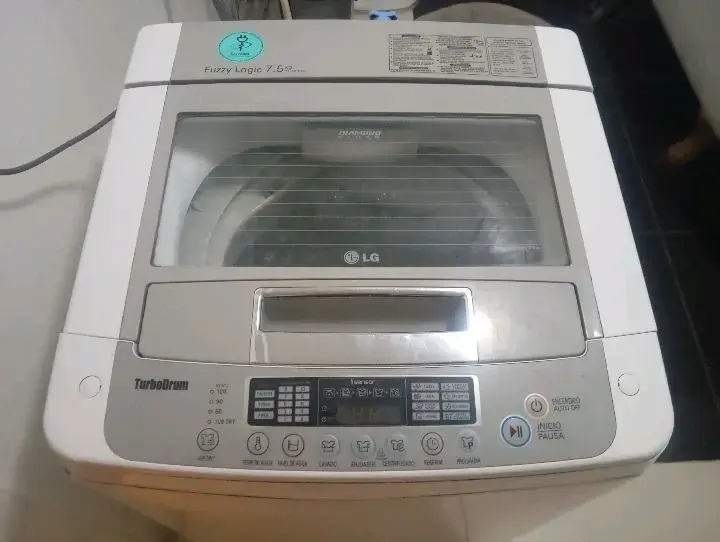 Lavadora LG carga superior 7.5 kg - 1