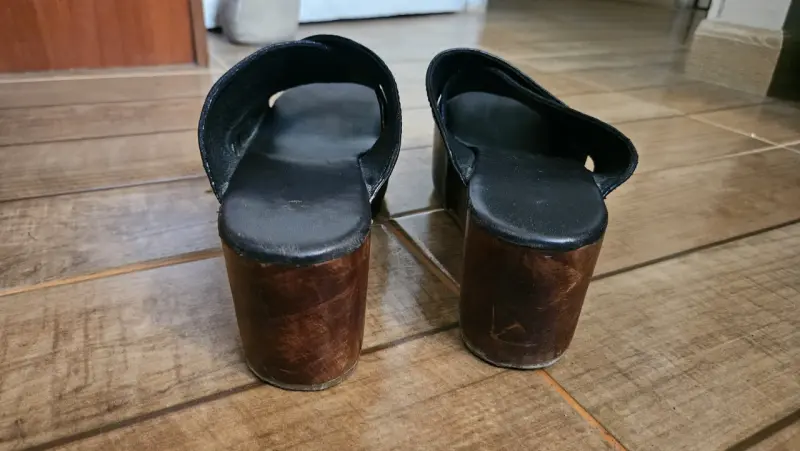 Sandalias negras de cuña - 2