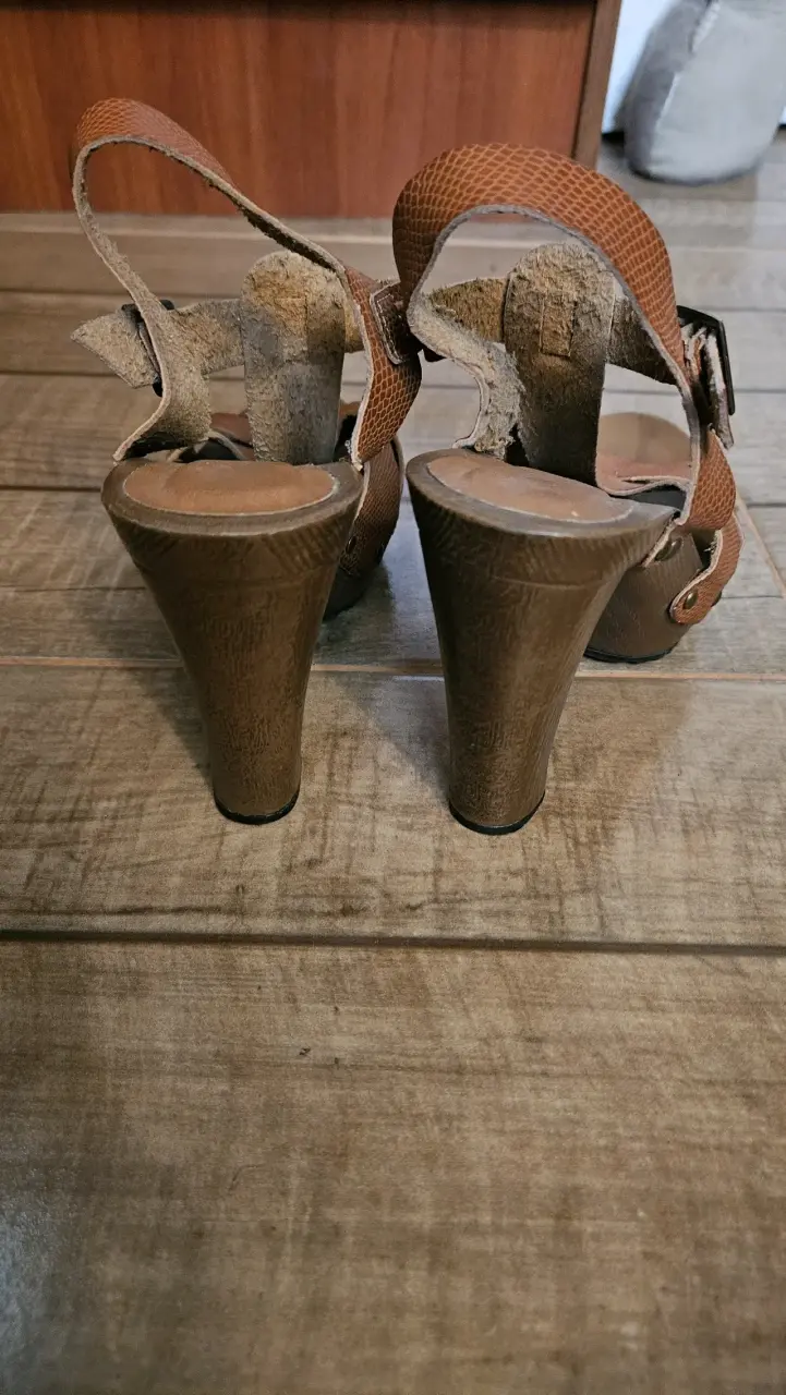 Sandalias de tacón café - 2