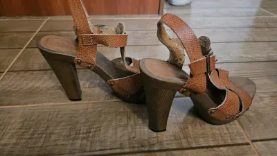 Sandalias de tacón café - miniatura 3