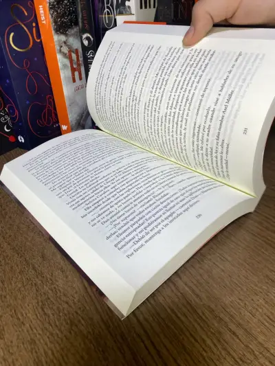 Libro 'Strange' de Alex Mirez - miniatura 4
