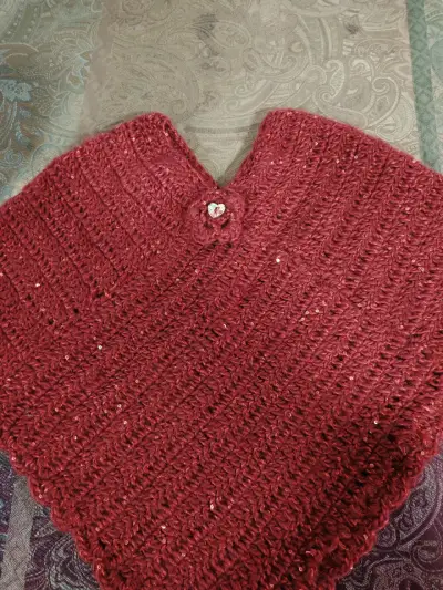Poncho tejido a crochet azul - miniatura 3