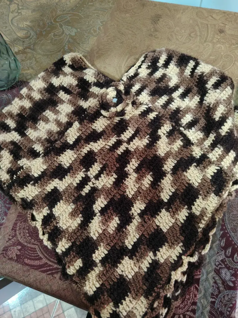 Poncho tejido a crochet azul - 6