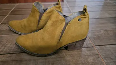 Botines de gamuza amarilla - miniatura 2