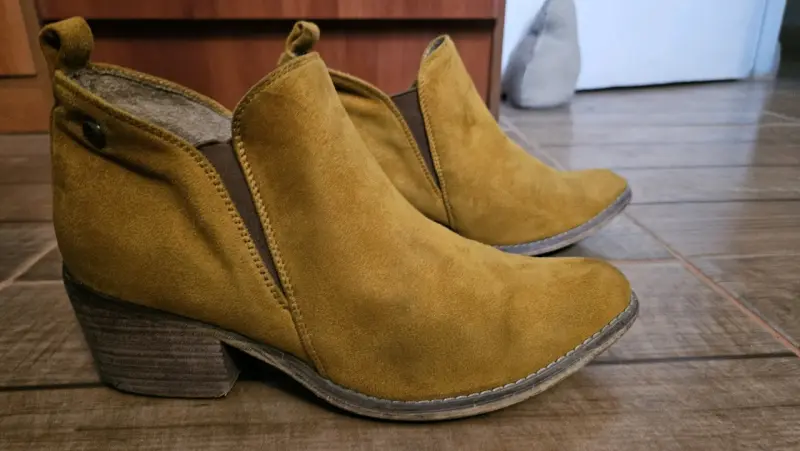Botines de gamuza amarilla - 4