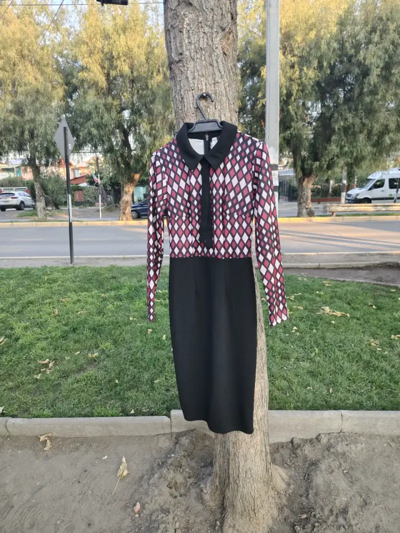 Vestido de patrón geométrico