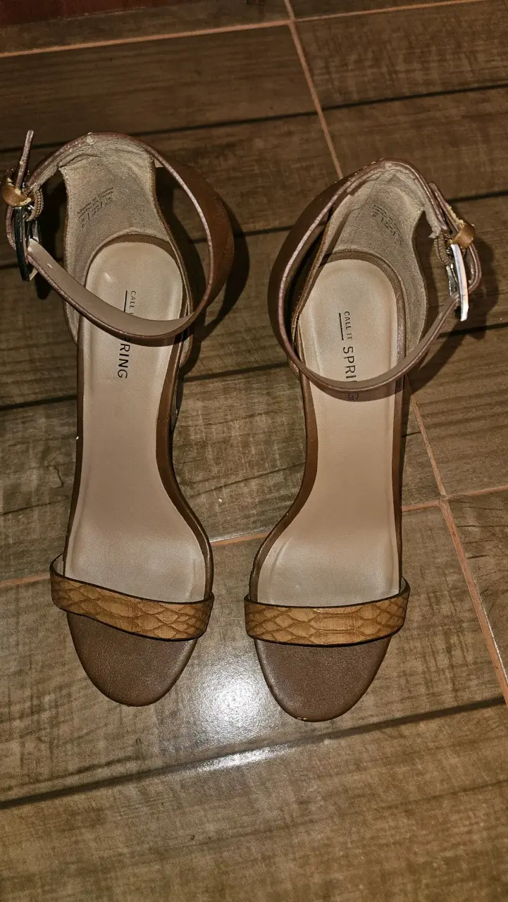 Tacones marrones Call It Spring - 2