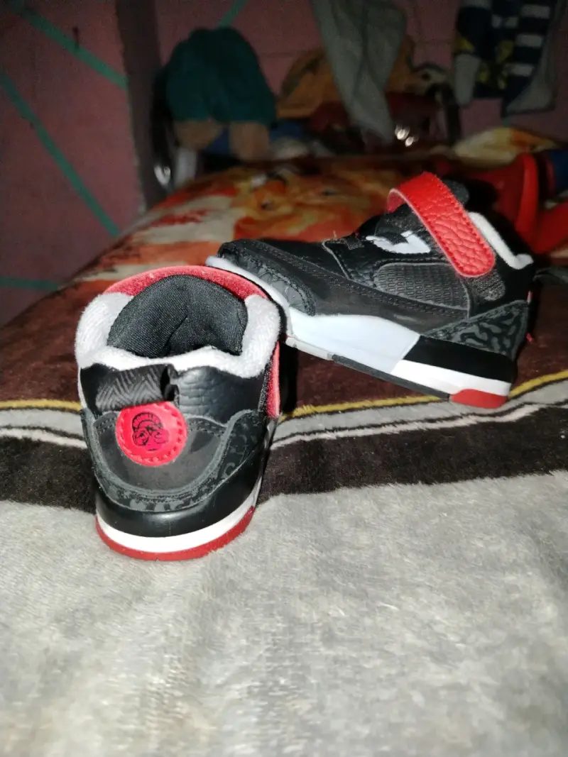 Zapatillas jordan negras niño con velcro - 3