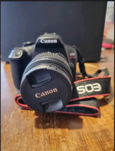 Cámara Canon EOS Tebel T6 con lente - miniatura 1