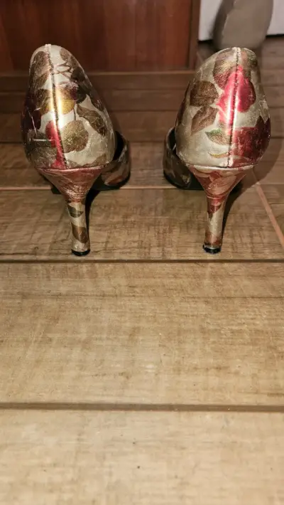Zapatos de tacón estampados - miniatura 4