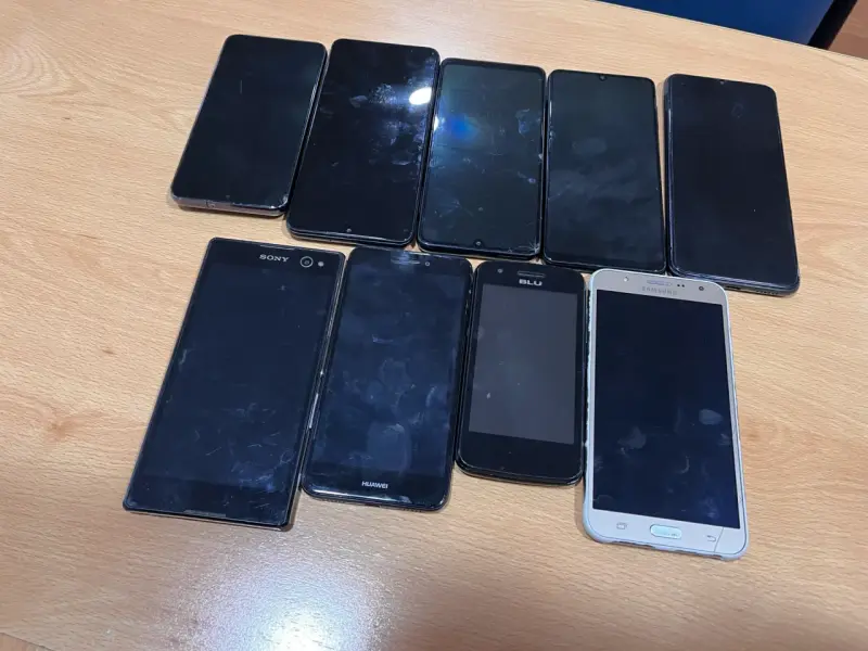 Lote de smartphones usados - 1