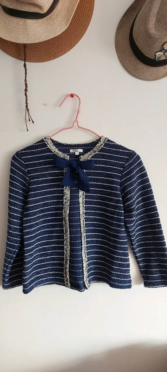 Chaleco azul a rayas niña
