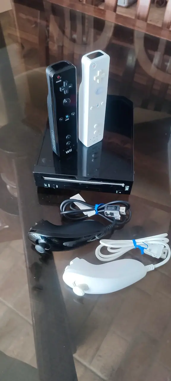 Consola Nintendo Wii con mandos - 1