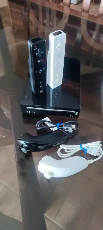 Consola Nintendo Wii con mandos - miniatura 1