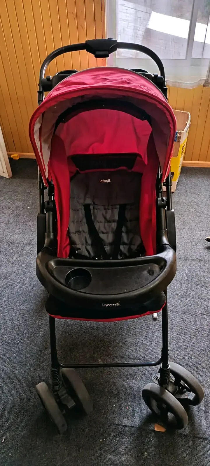 Coche de bebé rojo con capota - 3