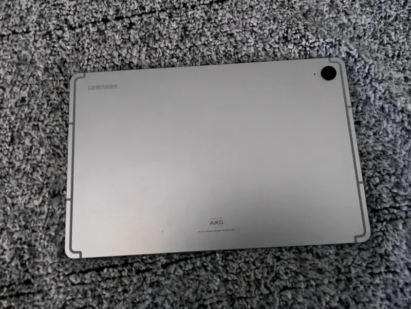 Tablet Samsung S9 Fe en perfecto estado - 1