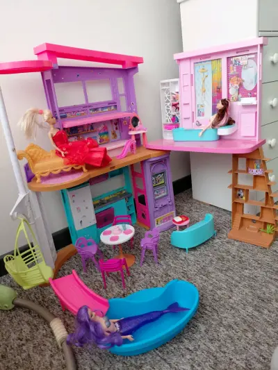 Casa de muñecas Barbie con accesorios - miniatura 2