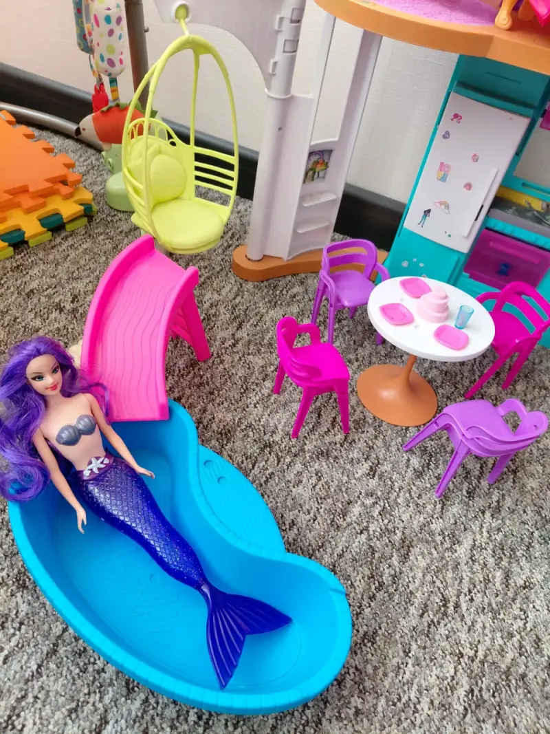 Casa de muñecas Barbie con accesorios - 3