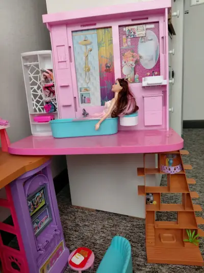 Casa de muñecas Barbie con accesorios - miniatura 5