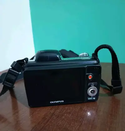Cámara Olympus con bolso - miniatura 3