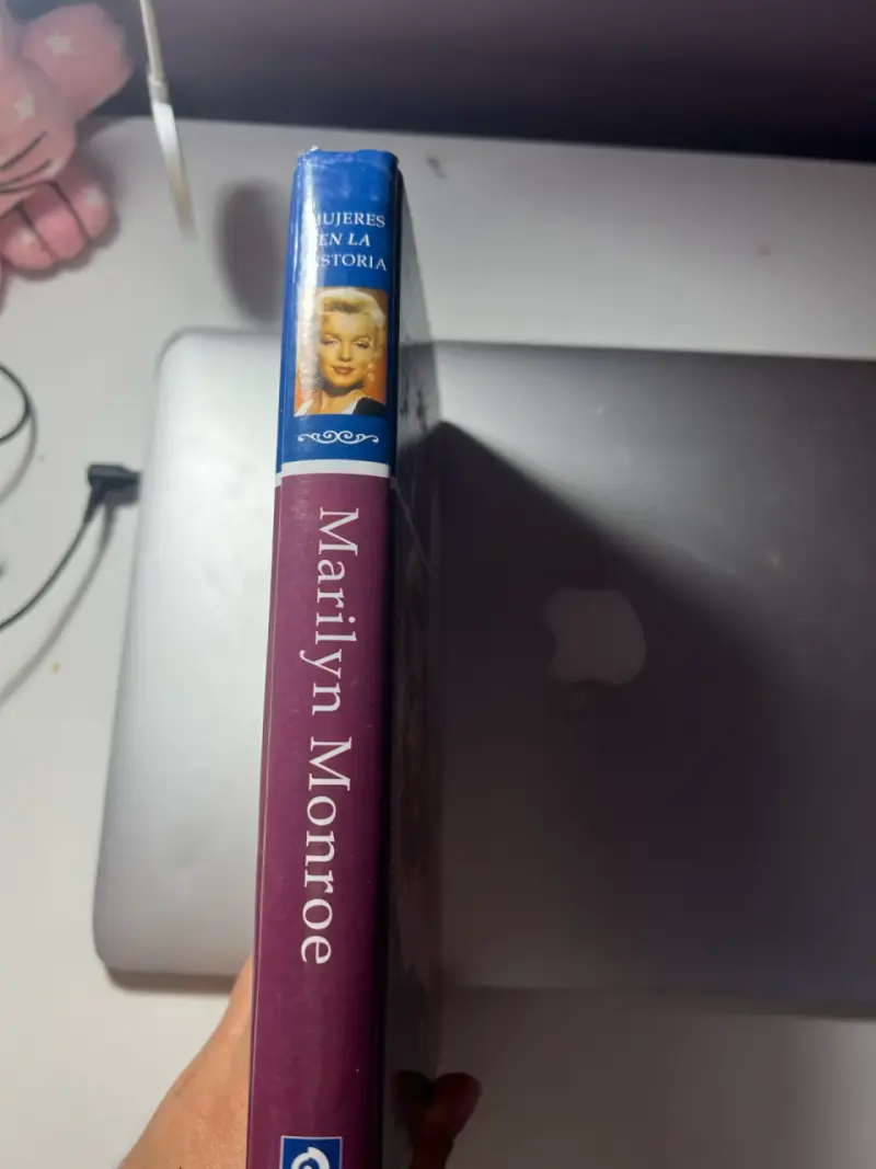 Libro sobre Marilyn Monroe - 3