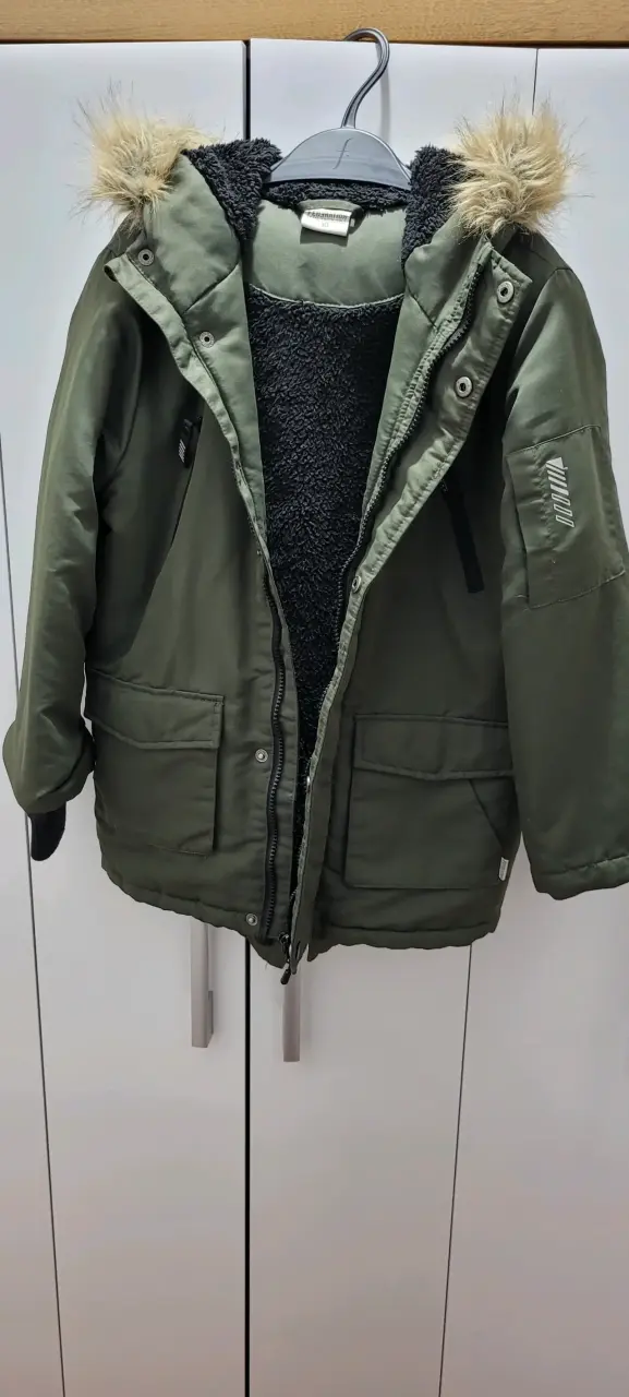 Parka verde con capucha de pelo niño - 1