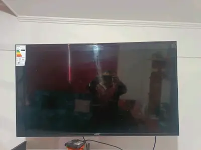 Televisor Samsung 43 pulgadas - miniatura 1