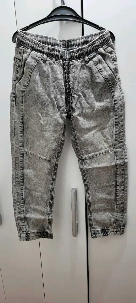 Pantalones jogger gris jaspeado