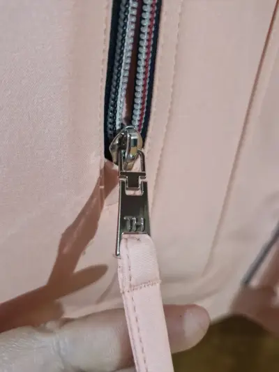 Chaqueta rosada con capucha - miniatura 2