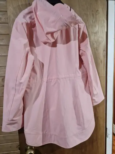 Chaqueta rosada con capucha - miniatura 5