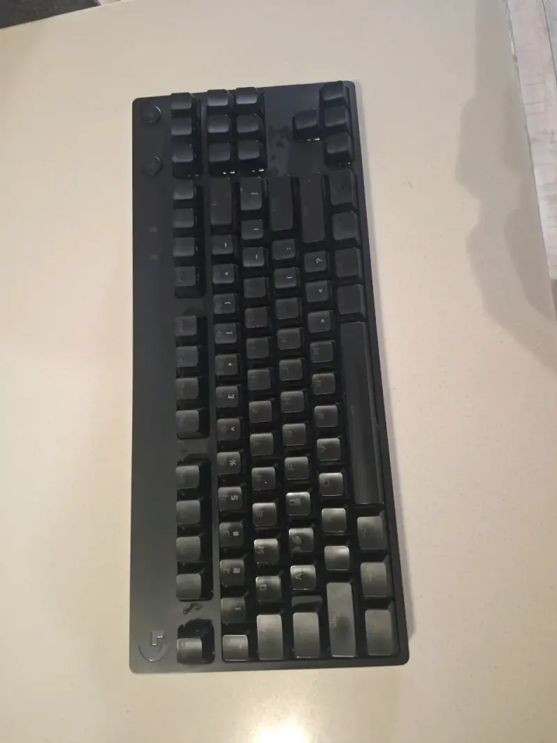 Teclado mecánico Logitech G Pro - 1