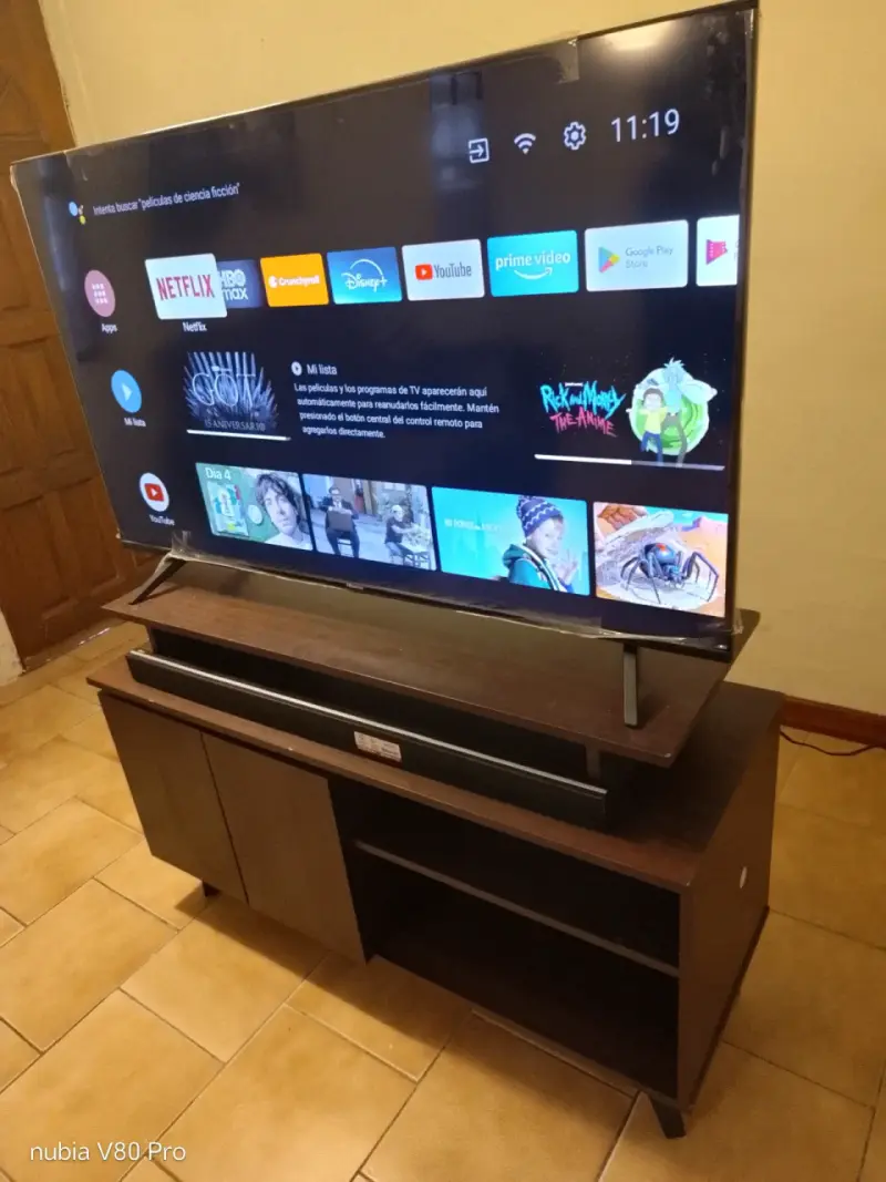 TV Hisense 50" + sound bar LG + Rack de melamina - 3