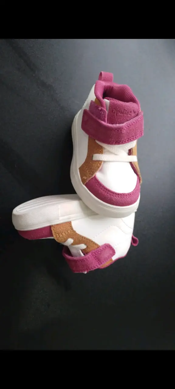Zapatillas blancas para niña